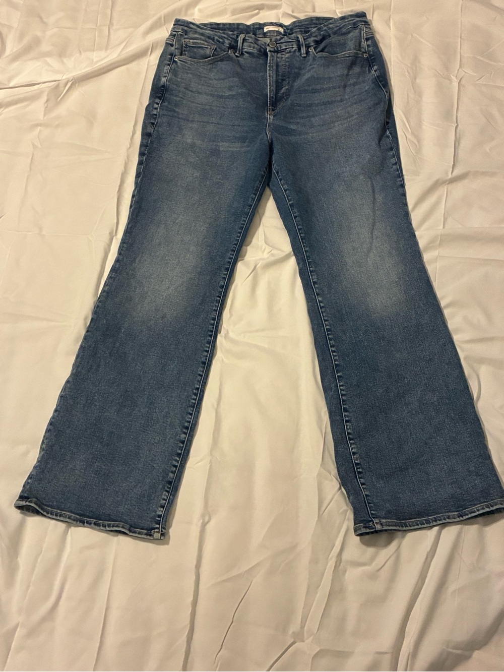 Good American Women's Bootcut Jeans in Medium Blue